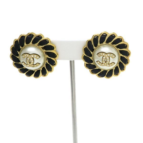Chanel Earrings Gold