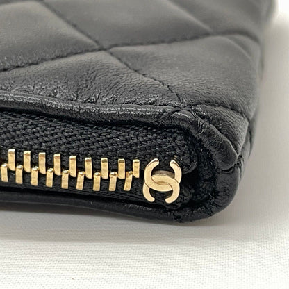 Chanel Quilted CC Logo Flat Pouch Lambskin Black — view 5
