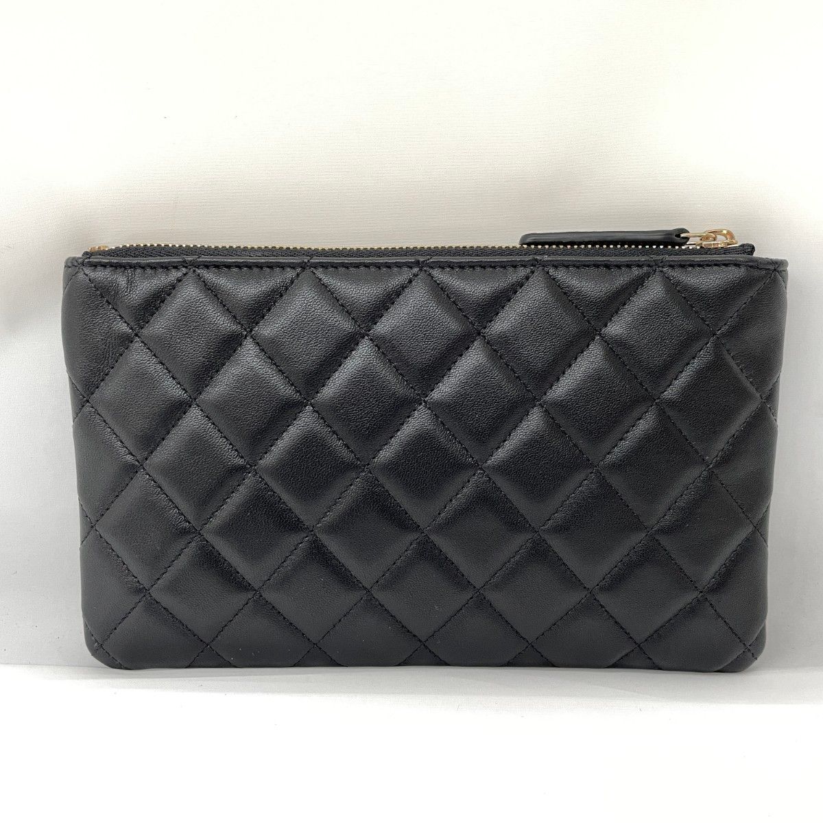 Chanel Quilted CC Logo Flat Pouch Lambskin Black — view 2