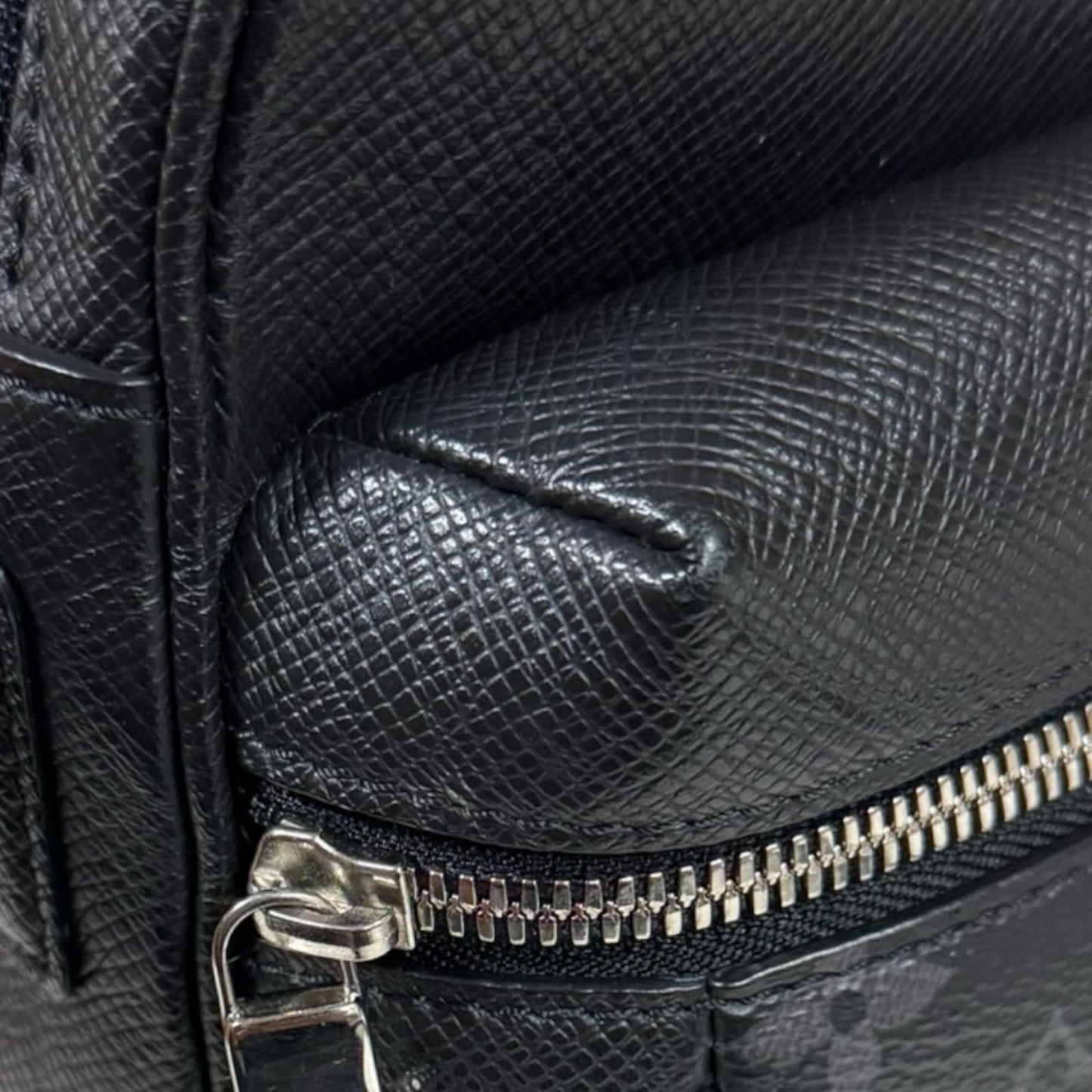 Louis Vuitton Outdoor Messenger PM Taigarama Shoulder Bag Taiga Leather Black — view 8