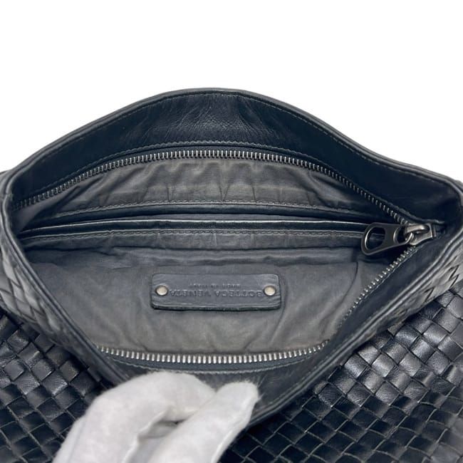 Bottega Veneta Shoulder Bag Black Intrecciato — view 5