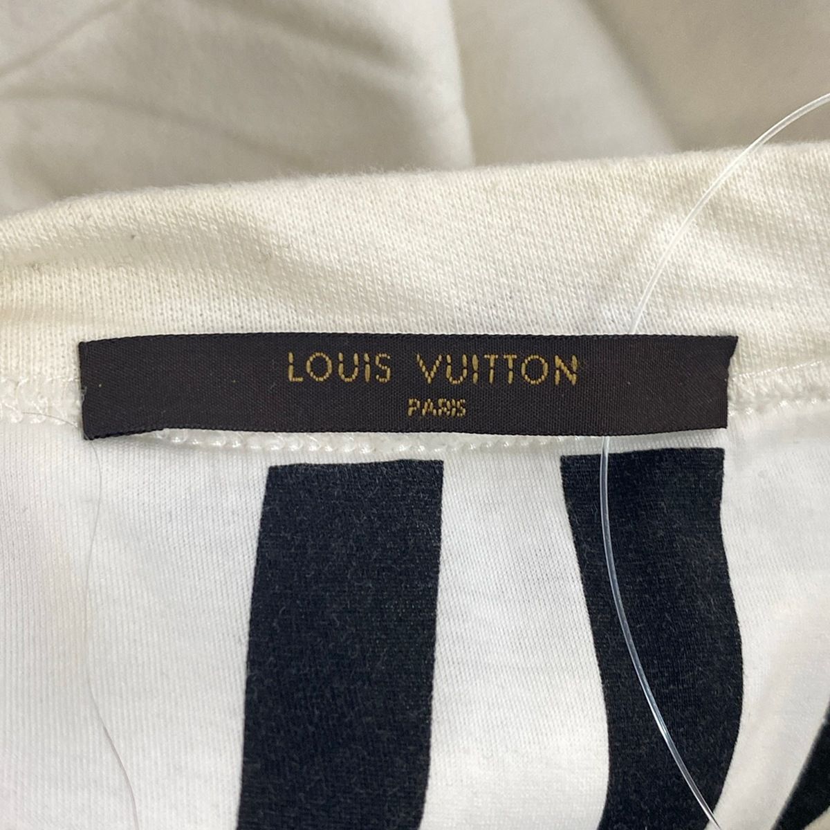 Louis Vuitton Sweatshirt XXL XL Ivory Black Short Sleeve — view 3