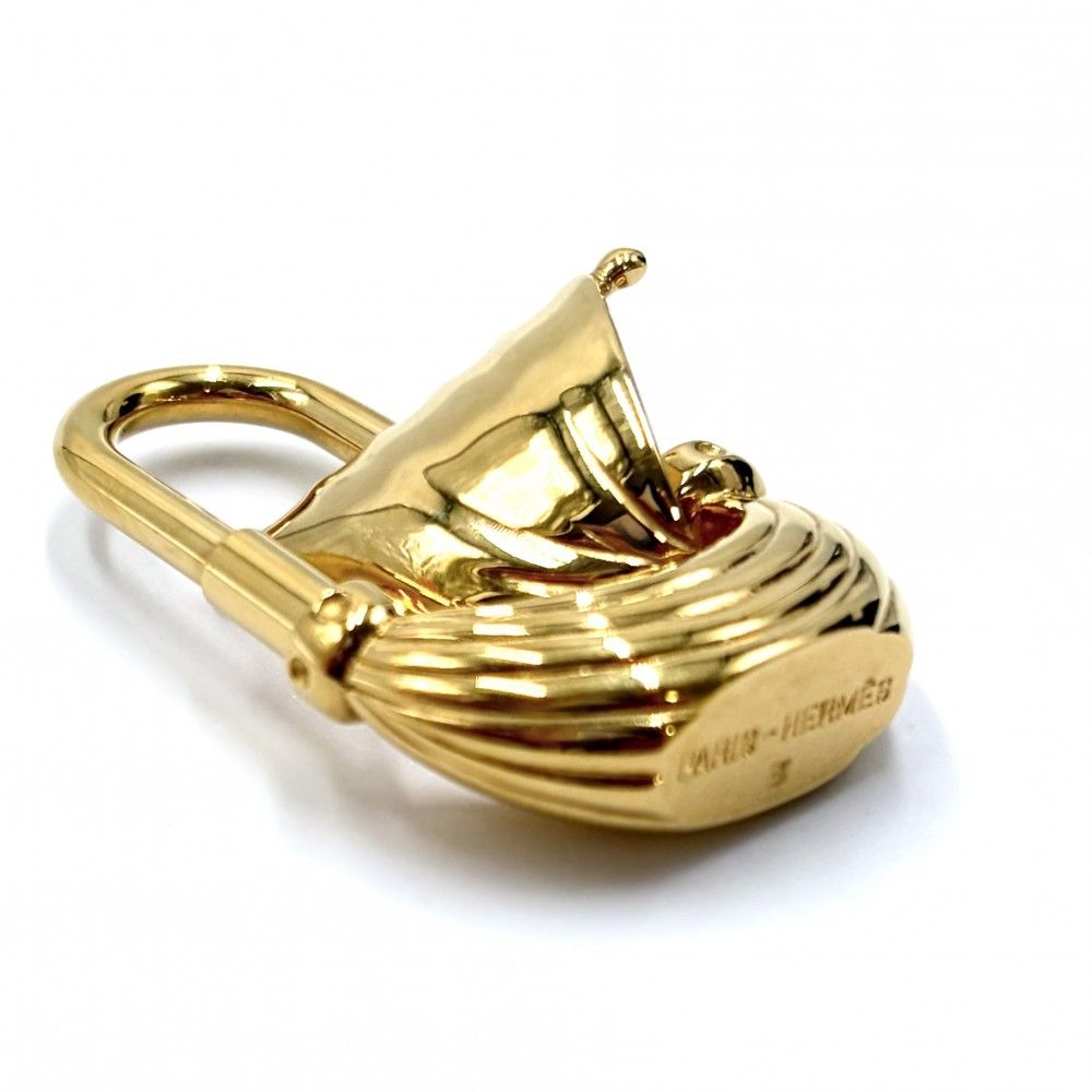 Hermes Key Holder Paris Air Yacht Ship Cadena Charm Gold — view 3