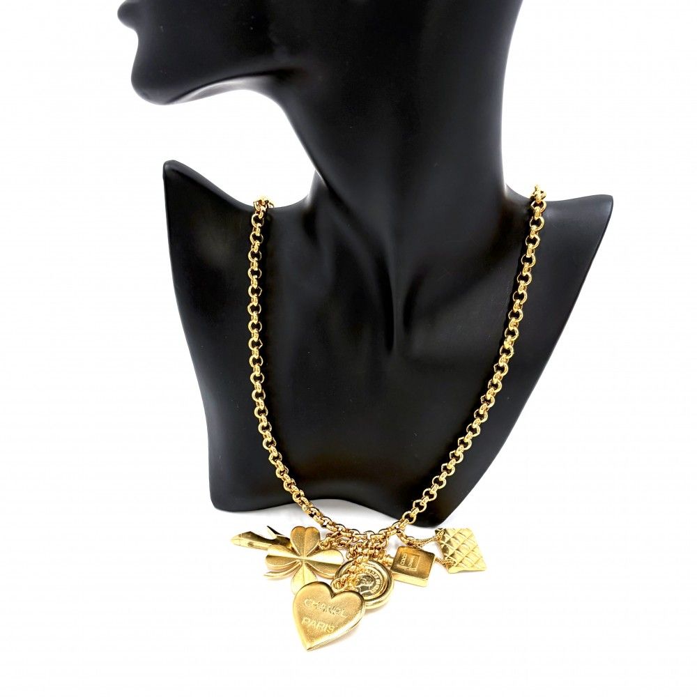 Chanel Necklace Long CC Logo Clover Heart Icon Quilted Vintage Gold Plated — view 3