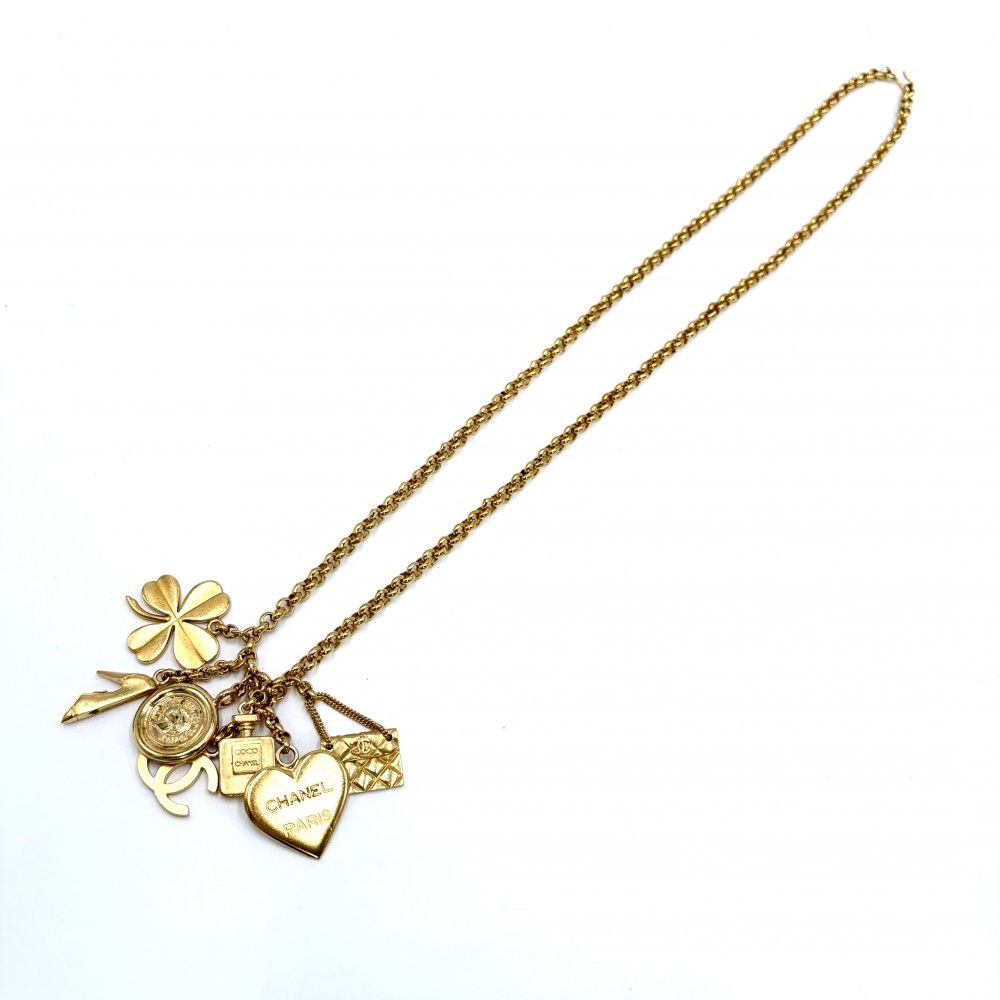 Chanel Necklace Long CC Logo Clover Heart Icon Quilted Vintage Gold Plated — view 2