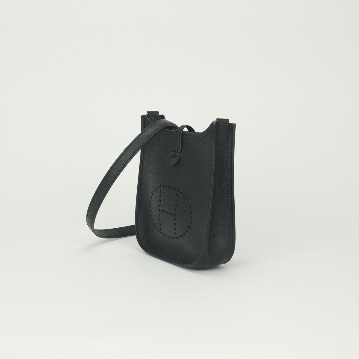 Hermes Evelyne TPM Shoulder Bag Epsom Noir Black Silver Veau — view 2