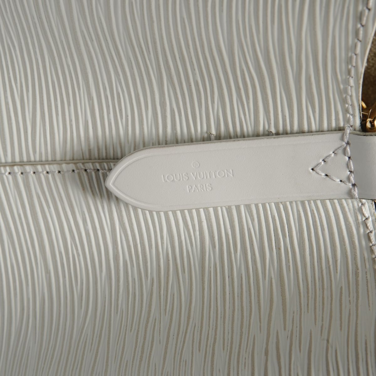 Louis Vuitton Shoulder Bag Neo Noe Lovelock Epi Blanc — view 9