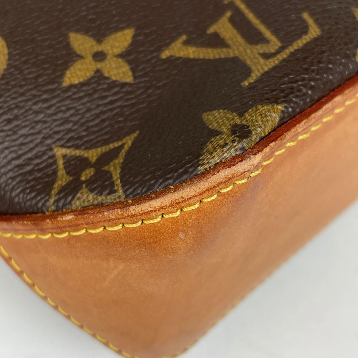 Louis Vuitton Trotteur Shoulder Bag Monogram Brown — view 3