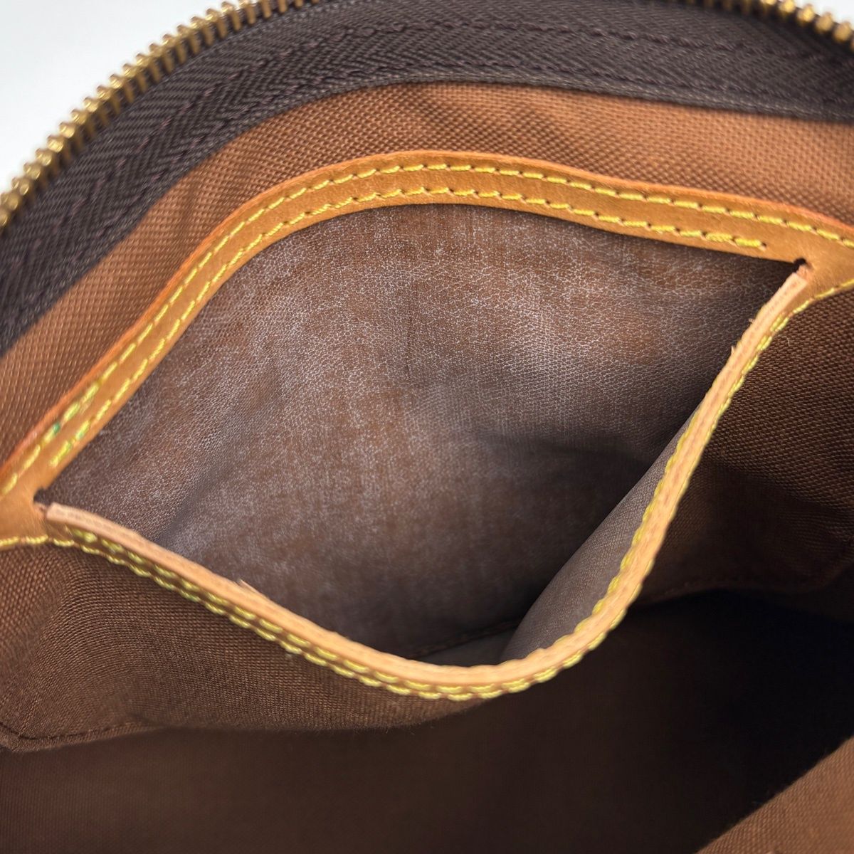 Louis Vuitton Speedy 25 Handbag Monogram Brown — view 8