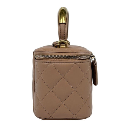 Chanel CC Logo Vanity Shoulder Bag Makeup Pouch Leather Beige — view 4