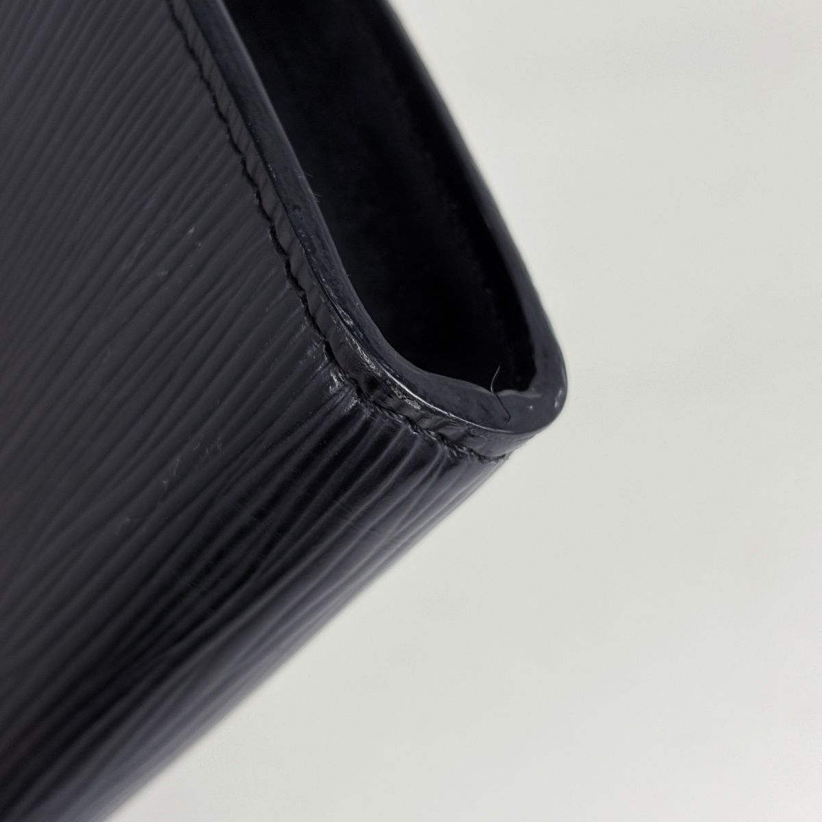 Louis Vuitton Pochette Makeup Cosmetics Handbag Pouch Epi Noir — view 3