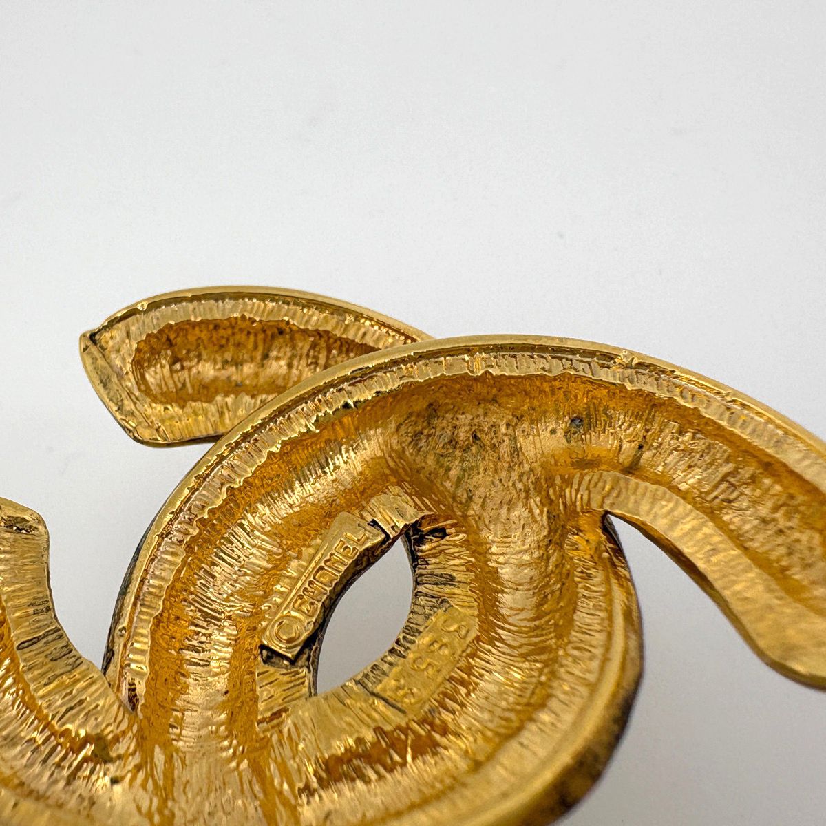 Chanel CC Logo Chain Necklace Gold Plated — view 4