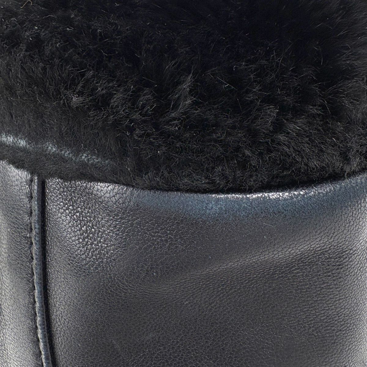 Chanel CC Logo Shoulder Bag Black — view 7