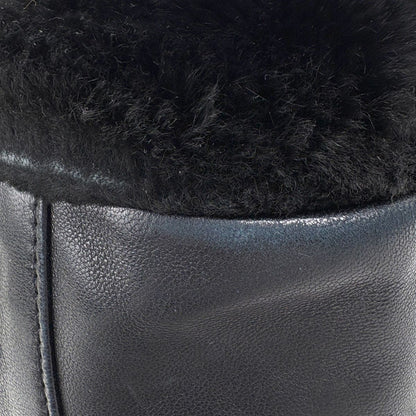 Chanel CC Logo Shoulder Bag Black — view 7