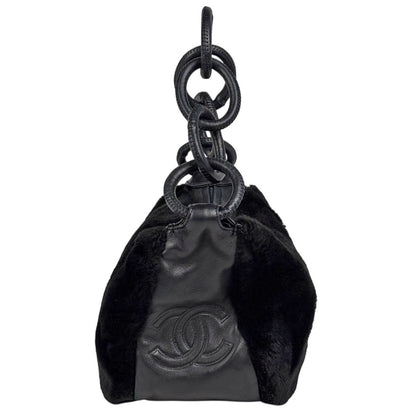 Chanel CC Logo Shoulder Bag Black — view 4