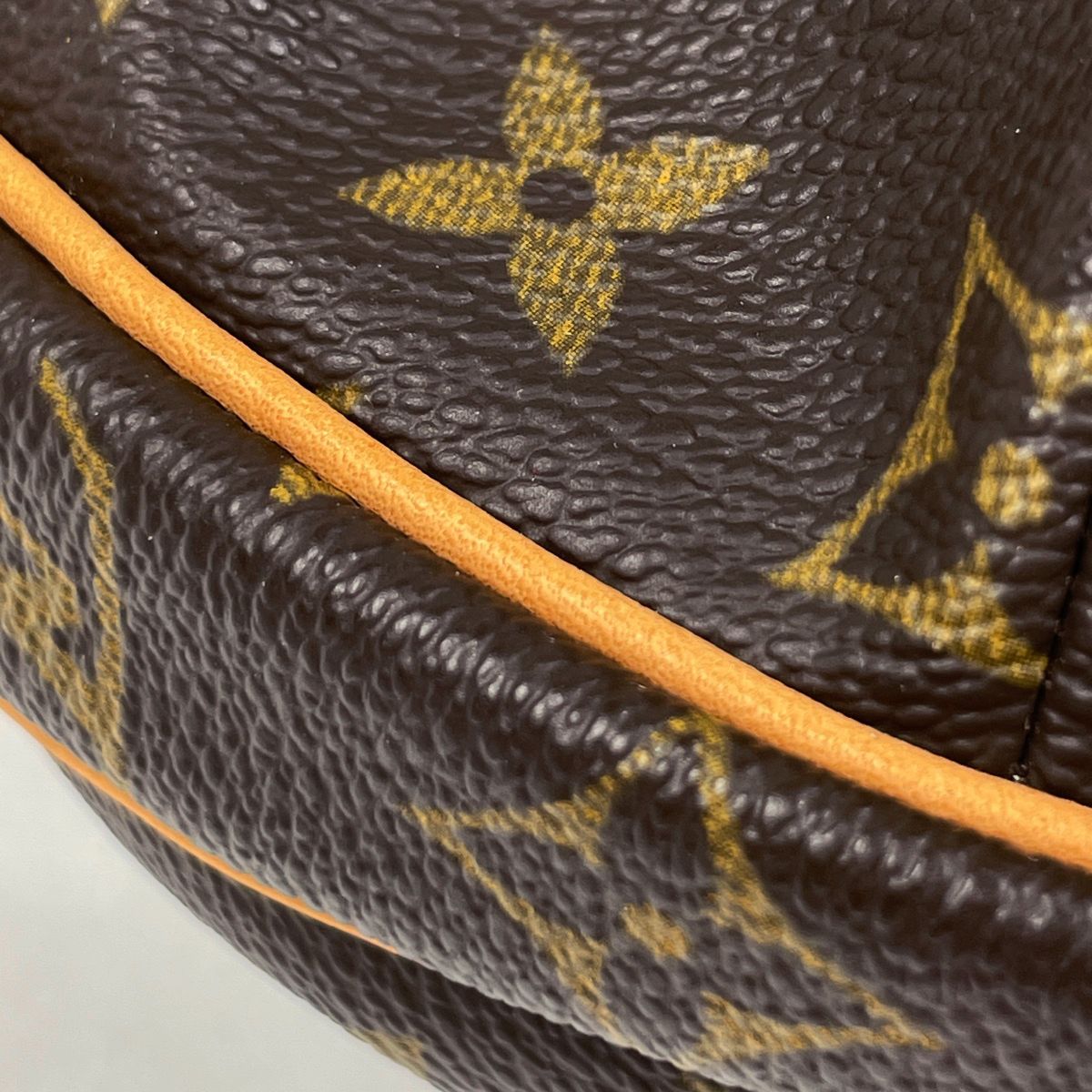 Louis Vuitton Croissant MM Shoulder Bag Monogram Brown — view 3