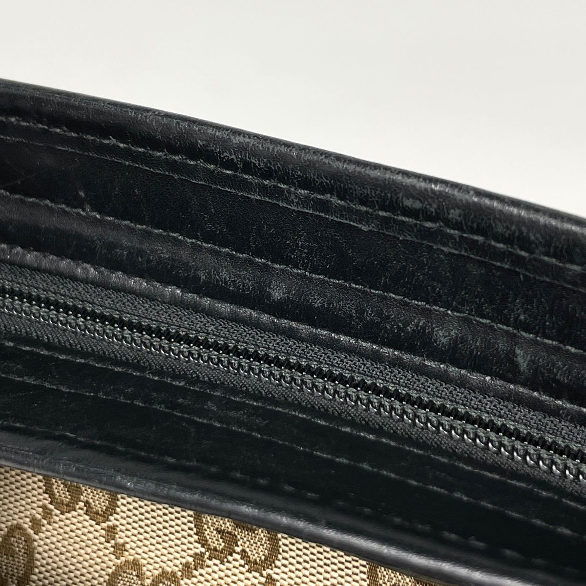 Gucci GG Pattern Shoulder Bag Sherry Line Web Canvas Beige Black — view 4