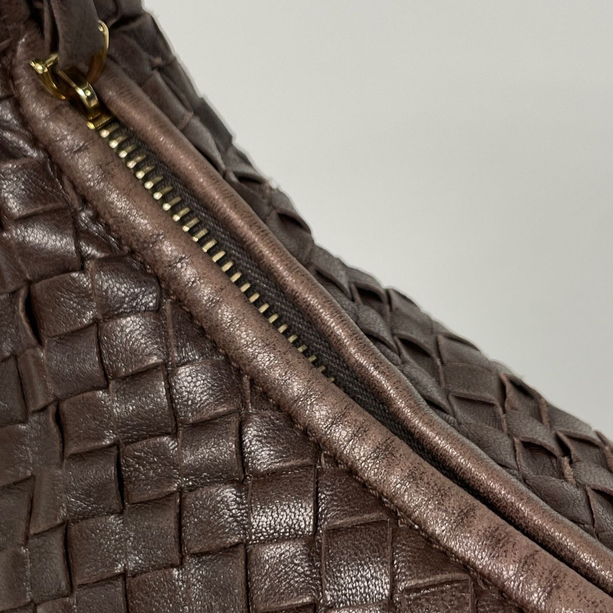 Bottega Veneta Intrecciato Shoulder Bag Hobo Leather Brown — view 4