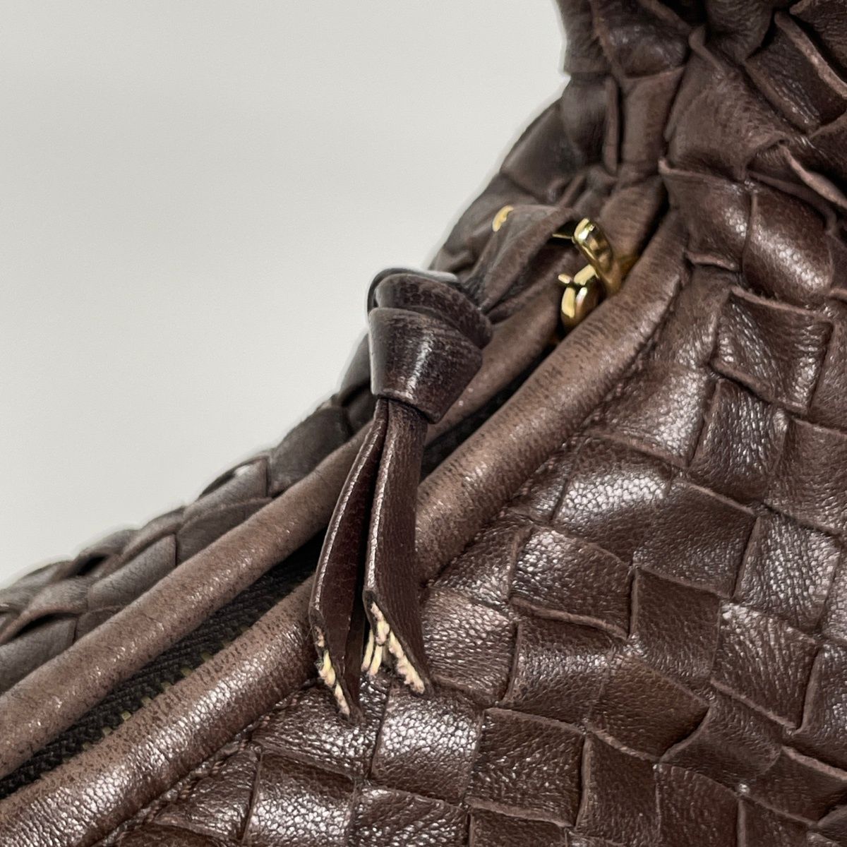 Bottega Veneta Intrecciato Shoulder Bag Hobo Leather Brown — view 5