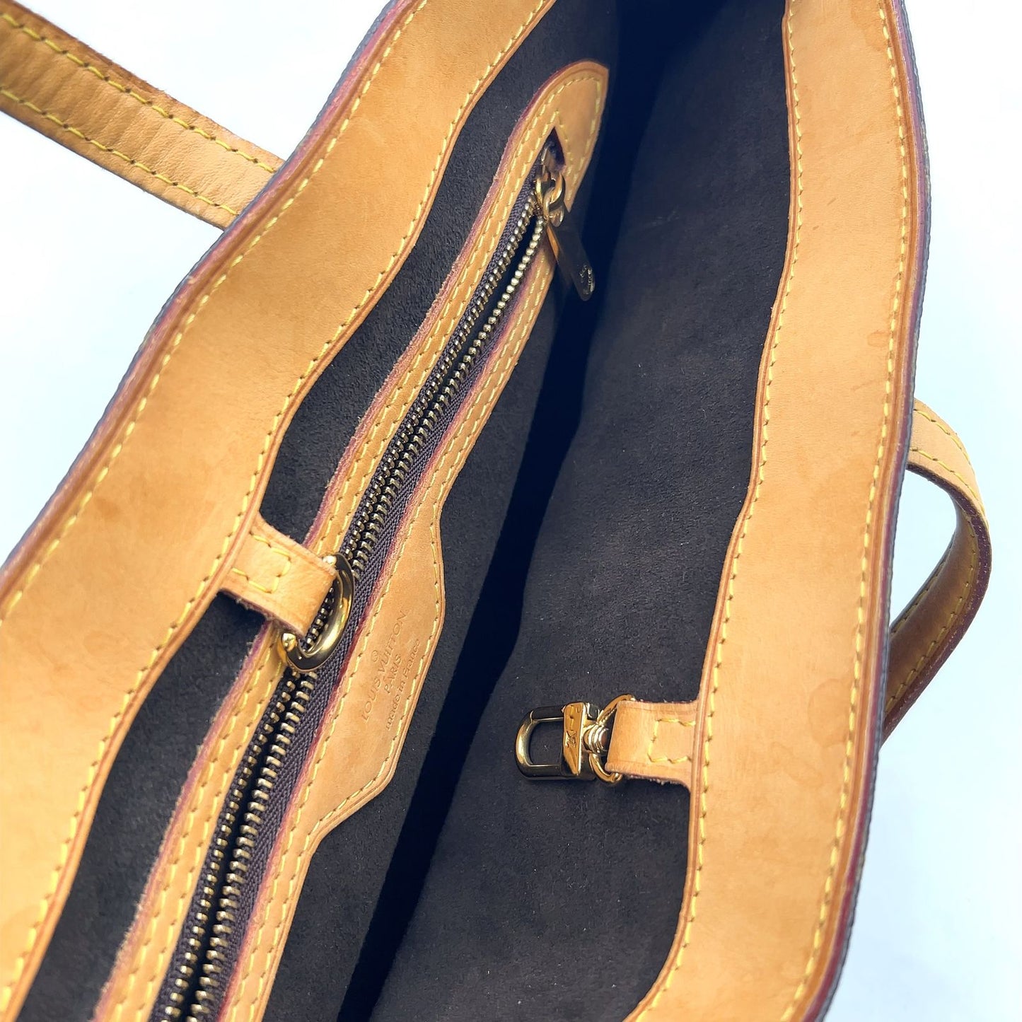 Louis Vuitton Wilshire PM Monogram Leather Brown Handbag Gold — view 6