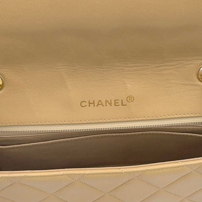 Chanel Quilted Chain Leather Beige Shoulder Bag Gold — view 4