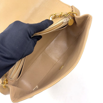 Chanel Quilted Chain Leather Beige Shoulder Bag Gold — view 3