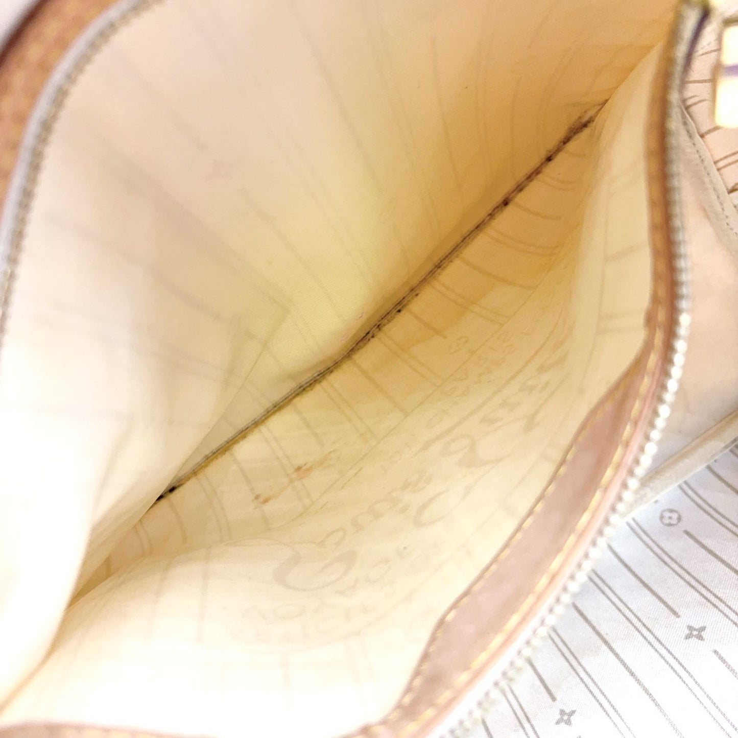 Louis Vuitton Neverfull MM Damier Azur Leather White Tote Gold — view 8