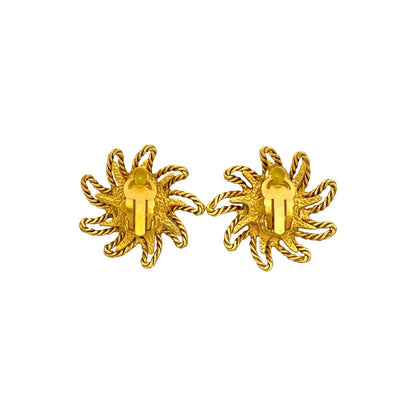 Chanel With Rice Vintage CC Logo Motif Earrings Gold — view 4