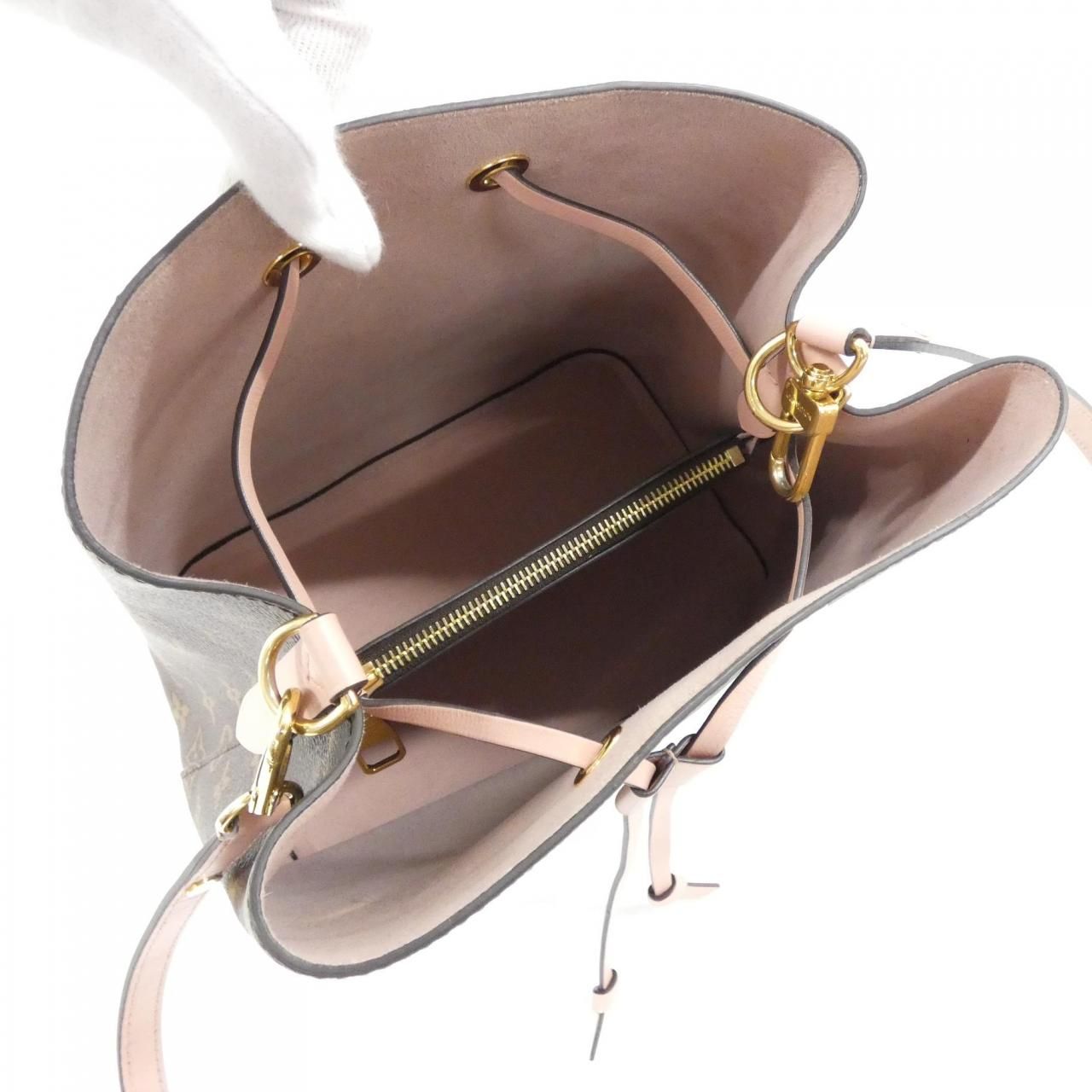 Louis Vuitton Monogram Neo Noe MM Shoulder Bag — view 6