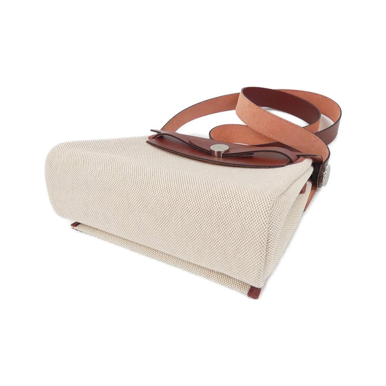 Hermes Herbag Zip 20 cm Shoulder Bag — view 3