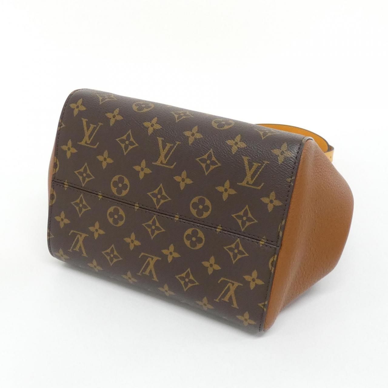 Louis Vuitton Monogram Fold Tote MM — view 3