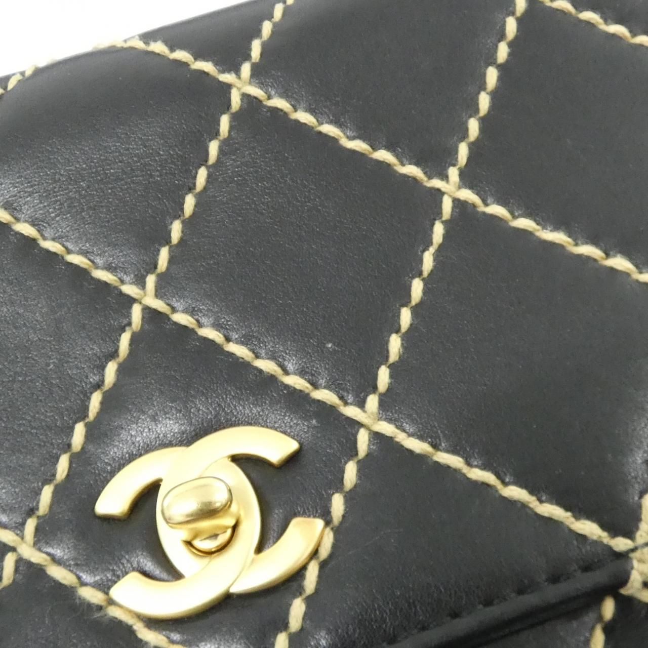 Chanel Vintage Wild Stitch Line Bag — view 5