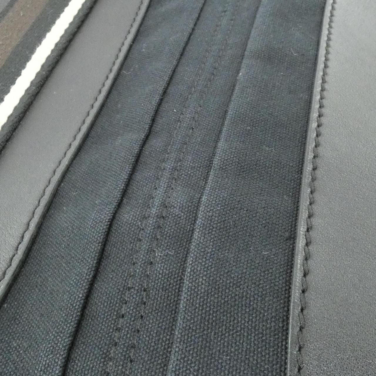 Hermes Vintage Troca Horizontal MM Bag — view 5