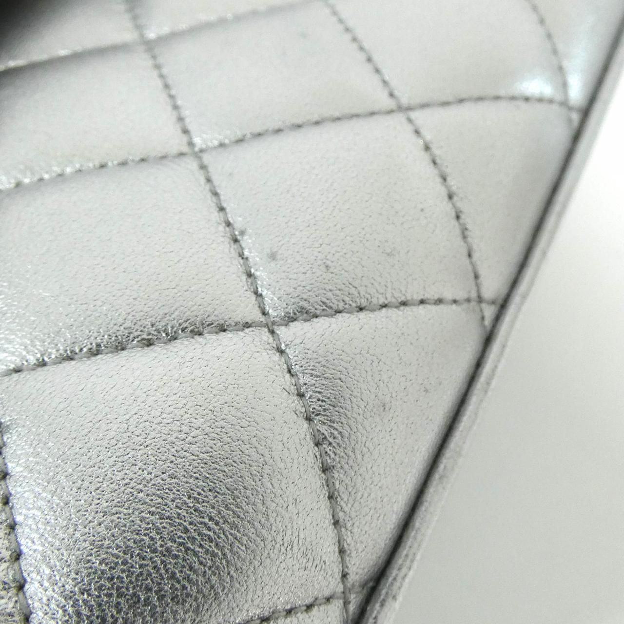Chanel Vintage Bag Handbag Silver — view 4
