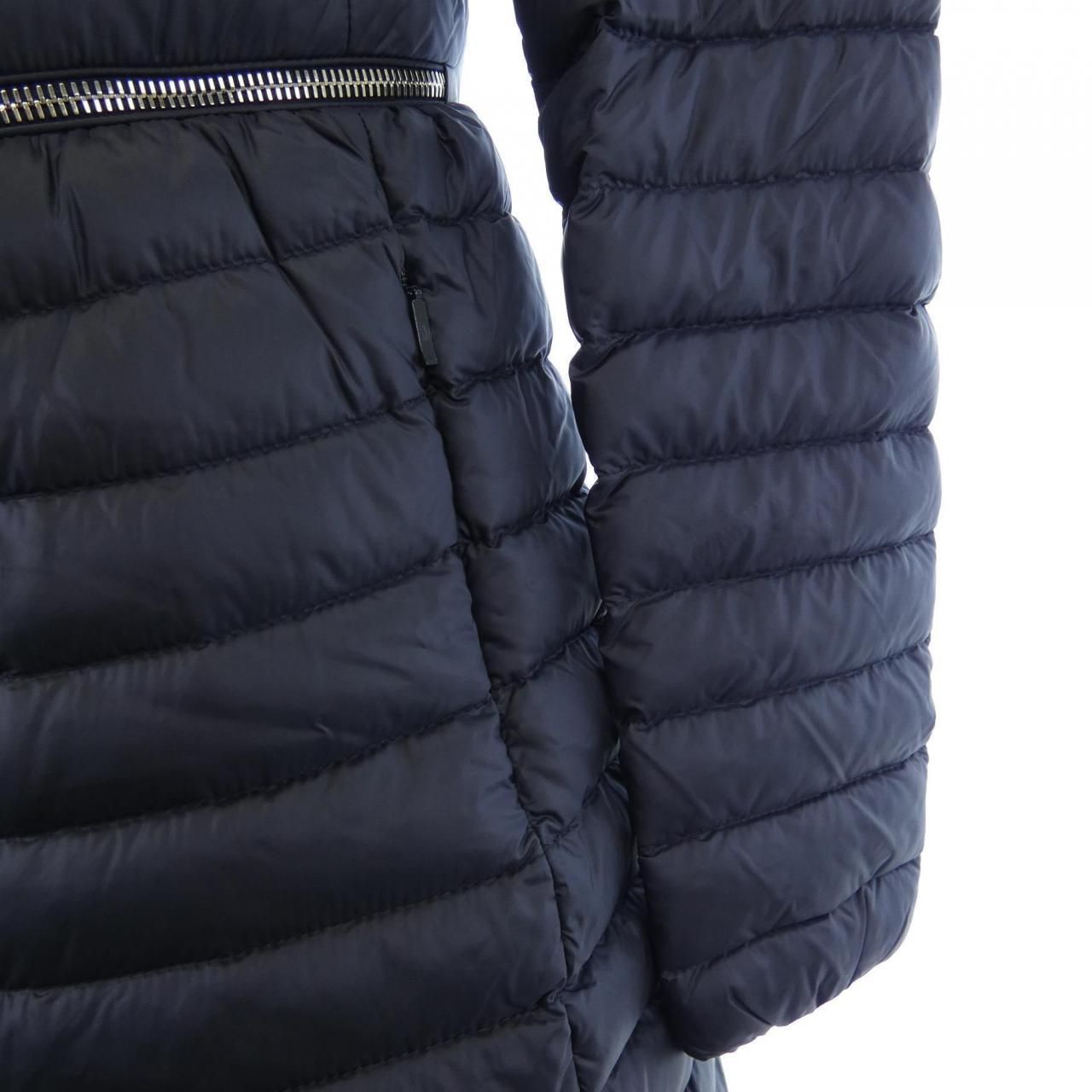 Moncler Agatelon Down Jacket Coat — view 7