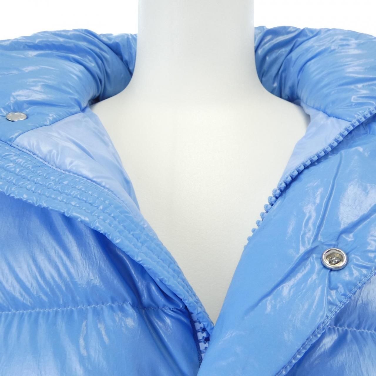 Moncler Maya 70 Down Jacket — view 7