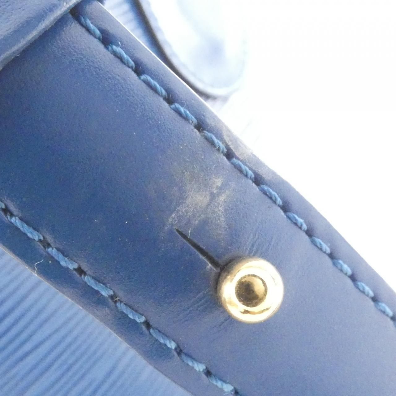 Louis Vuitton Epi Cluny Shoulder Bag — view 6