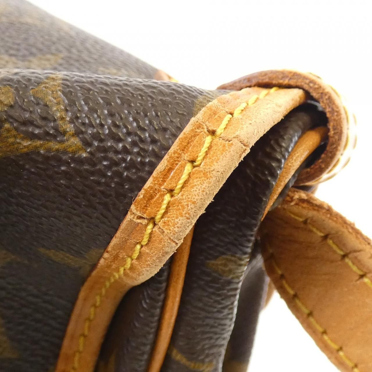 Louis Vuitton Monogram Saumur 30 cm — view 7