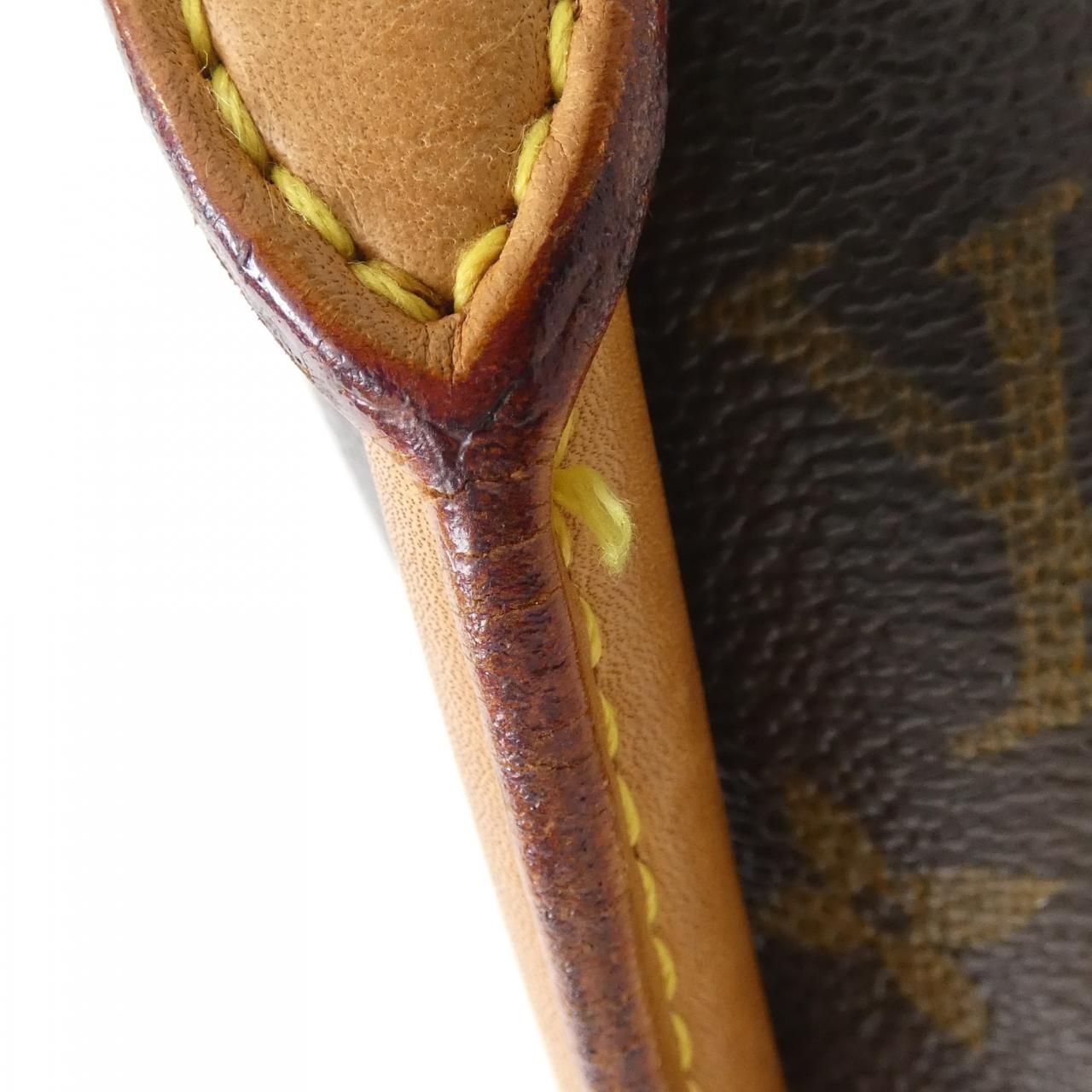 Louis Vuitton Monogram Looping GM Shoulder Bag — view 5