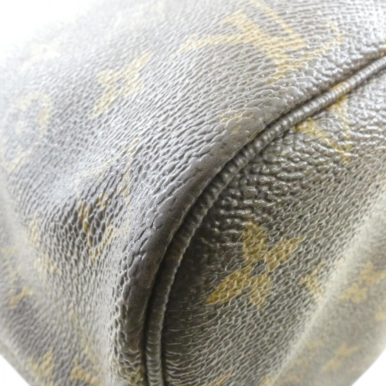 Louis Vuitton Monogram Neverfull MM Bag — view 2