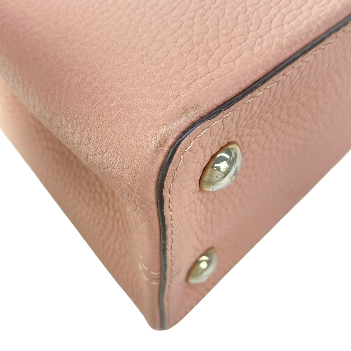 Louis Vuitton Handbag Capucines MM Magnolia Leather Cowhide — view 9