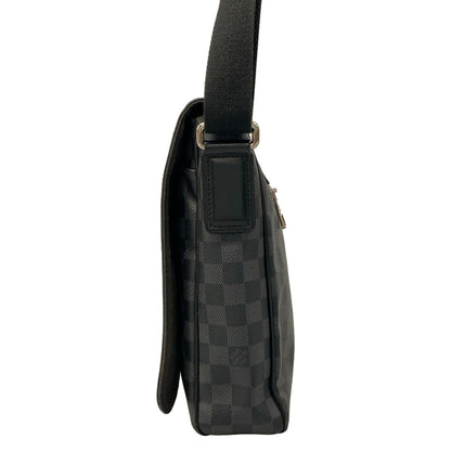 Louis Vuitton Shoulder Bag Damier Graphite District MM — view 4