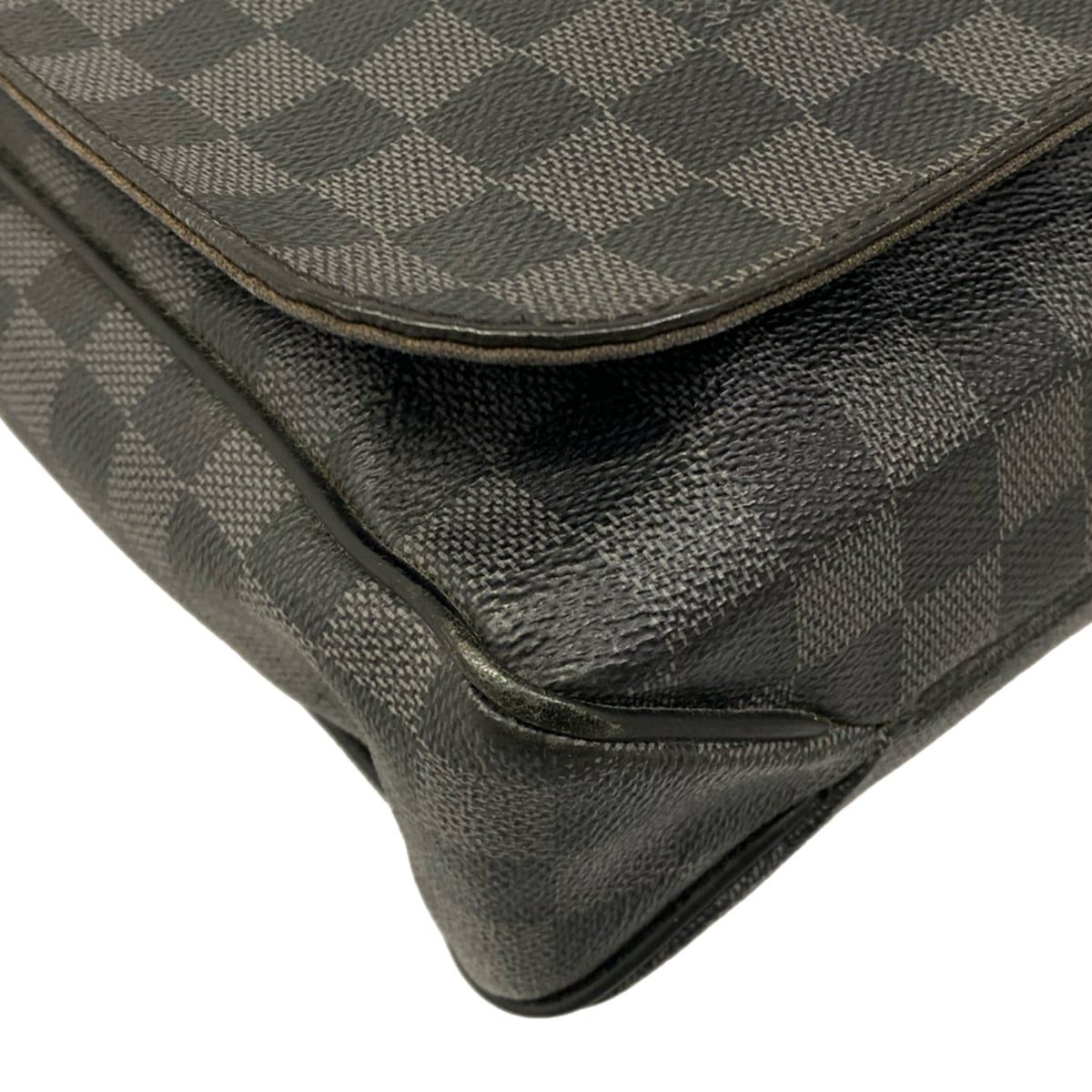 Louis Vuitton Shoulder Bag Damier Graphite District MM — view 6