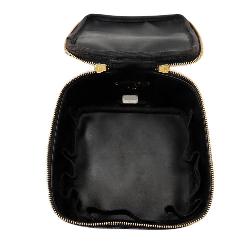 Chanel Handbag Vanity Bag CC Logo Caviar Leather Horizontal — view 5