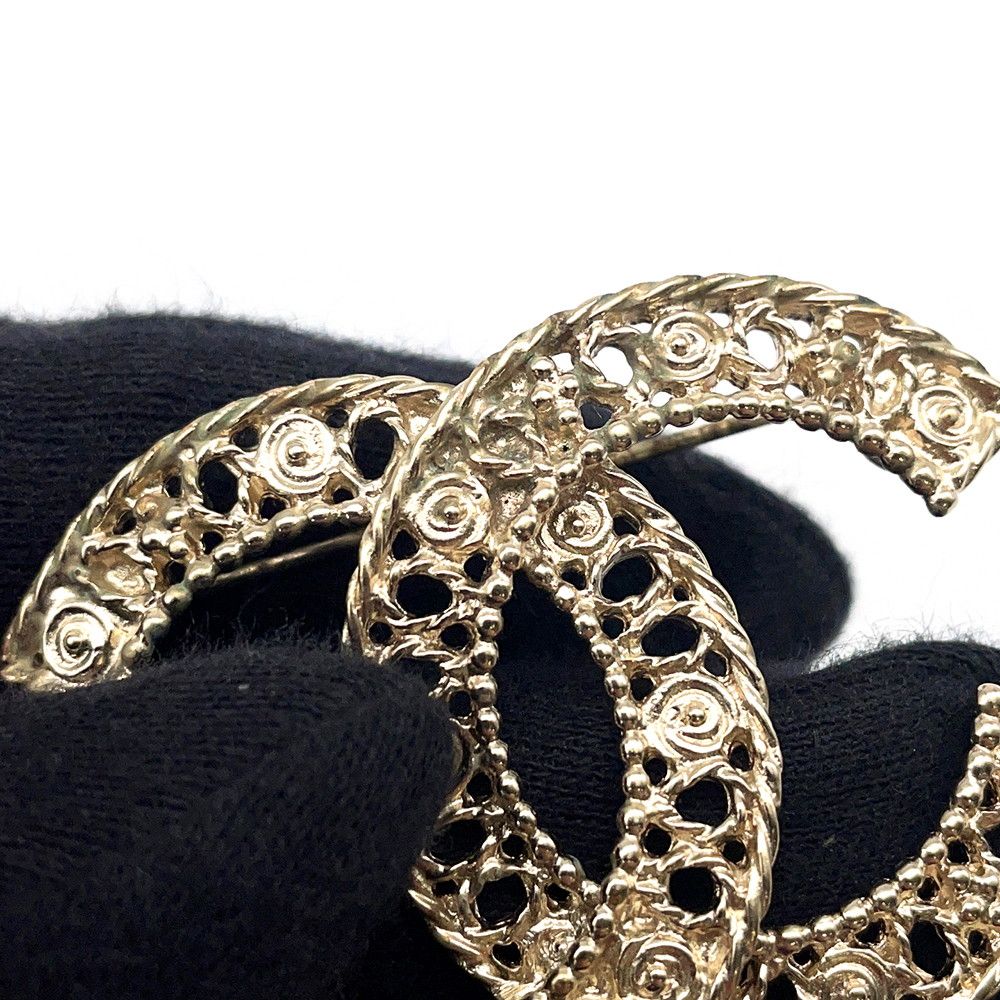 Chanel Brooch CC Logo Flower Metal — view 7