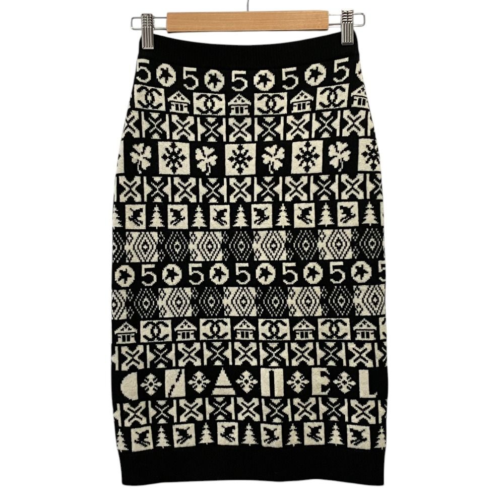 Chanel Coconage Cashmere Knit Skirt 34 Black White