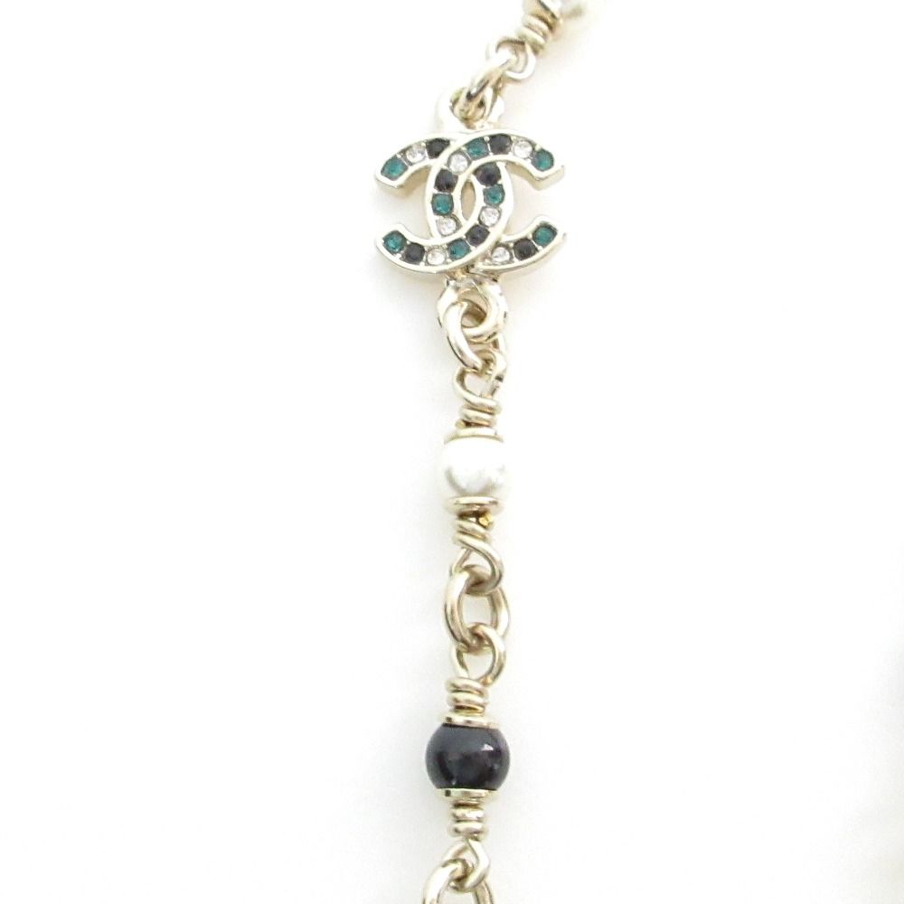 Chanel Pearl CC Logo Bambi Necklace Gold — view 4