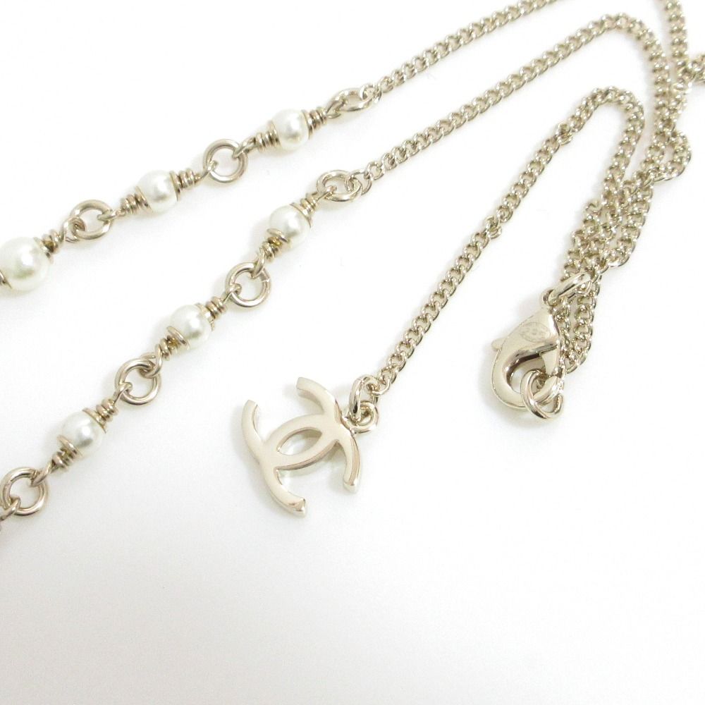 Chanel Pearl CC Logo Bambi Necklace Gold — view 7