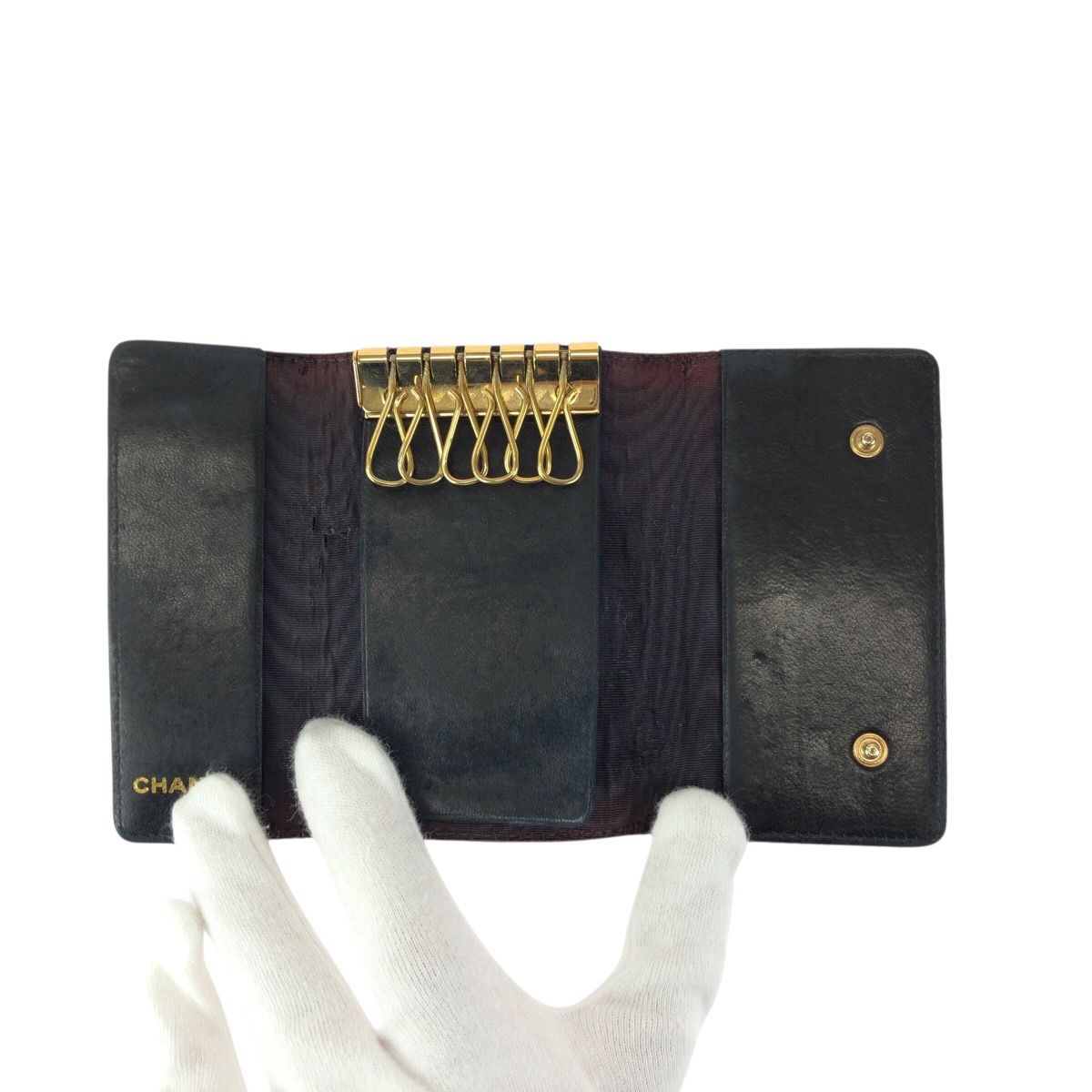 Chanel Vintage CC Logo 6 Rows Black Gold Caviar Leather Key Case Key Holder — view 8