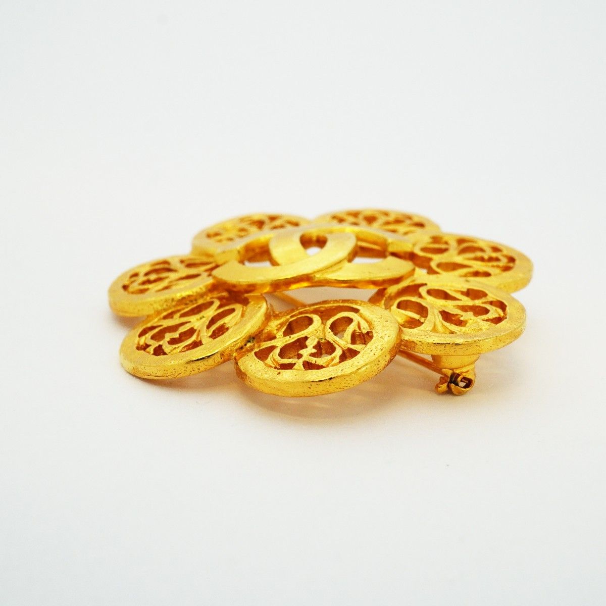 Chanel Brooch Vintage CC Logo Gold Plated — view 3